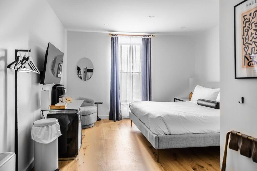 The Phenix, Historic Bldg, King Bed, # 305 Apartment Bangor