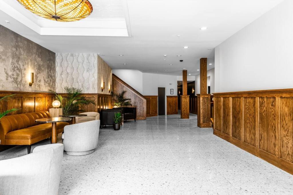 Apartment The Phenix, Historic Bldg, King Bed, # 305 Bangor
